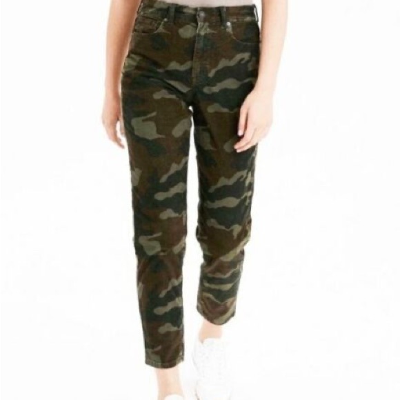 🖤Host Pick🖤 NWOT American eagle, camo corduroy, Mom Jeans. - Picture 1 of 5